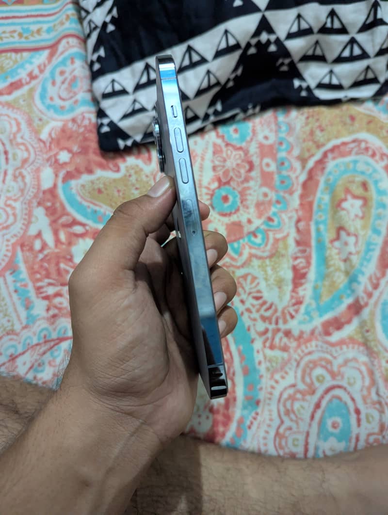 Apple iPhone 13 Pro Max 2