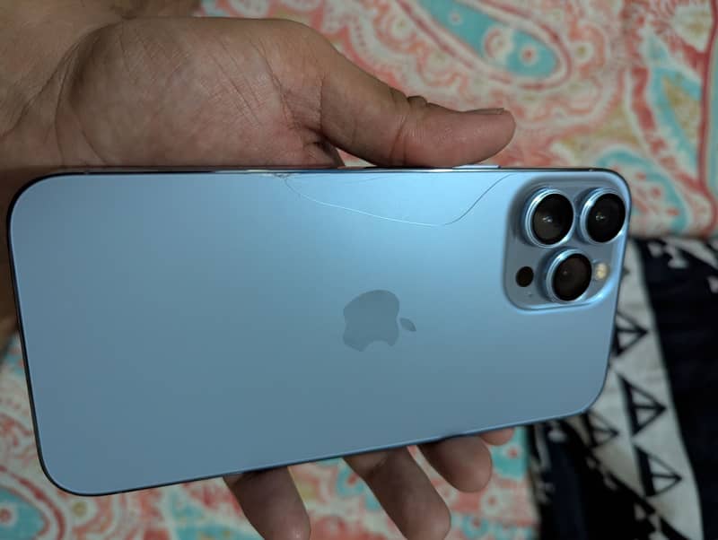 Apple iPhone 13 Pro Max 3