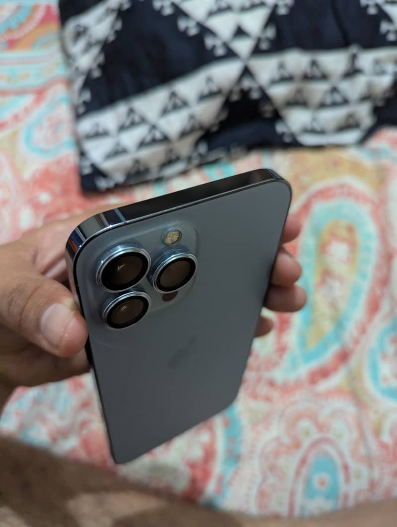 Apple iPhone 13 Pro Max 5