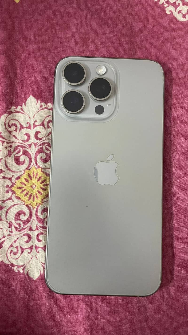 Apple iPhone 15 Pro Max 1