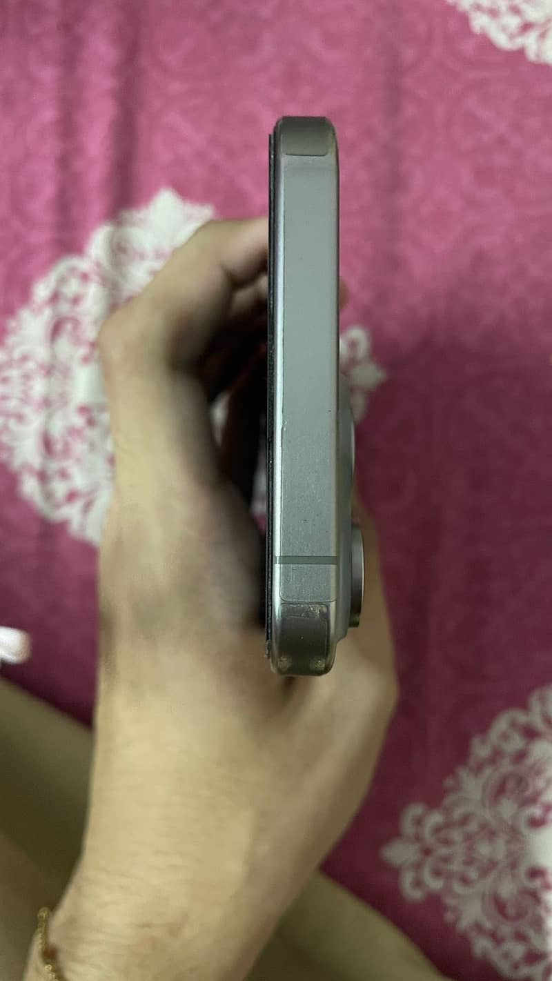 Apple iPhone 15 Pro Max 5