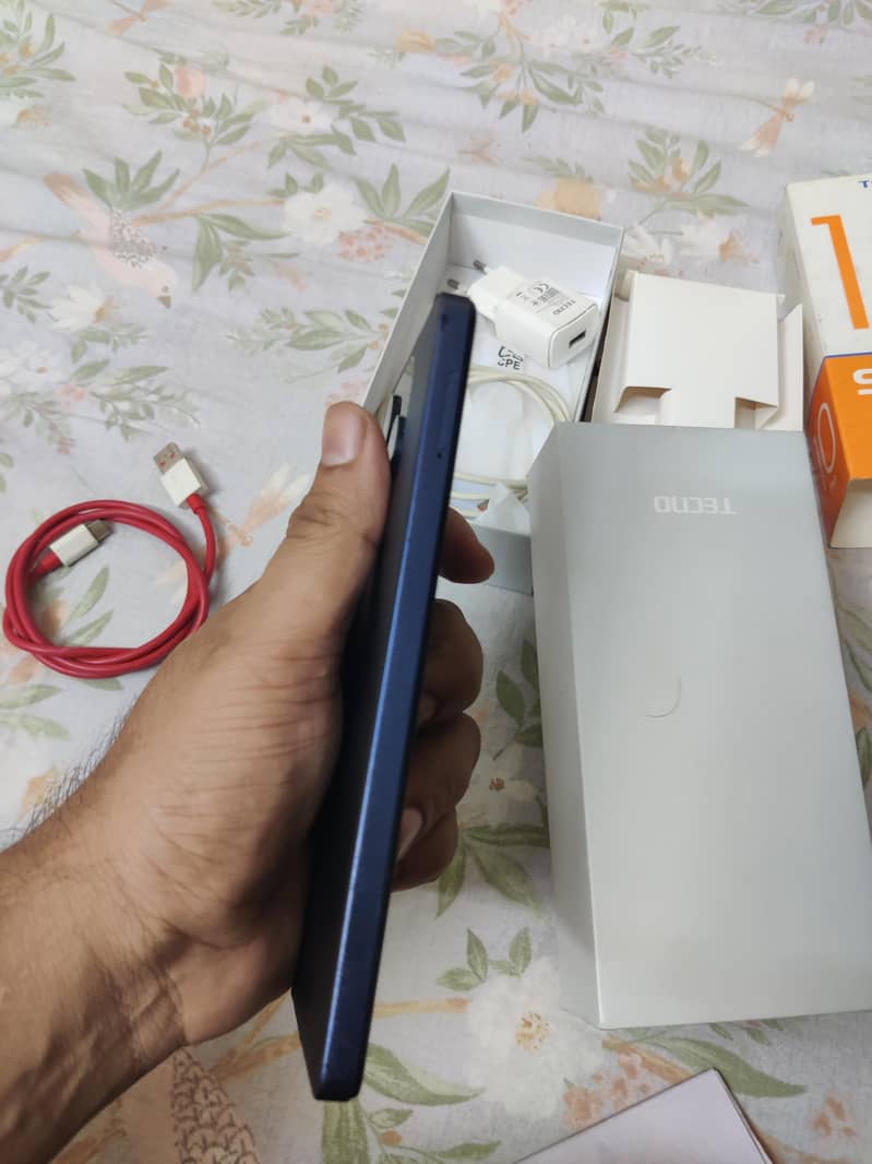 Tecno Spark 10 Pro 8