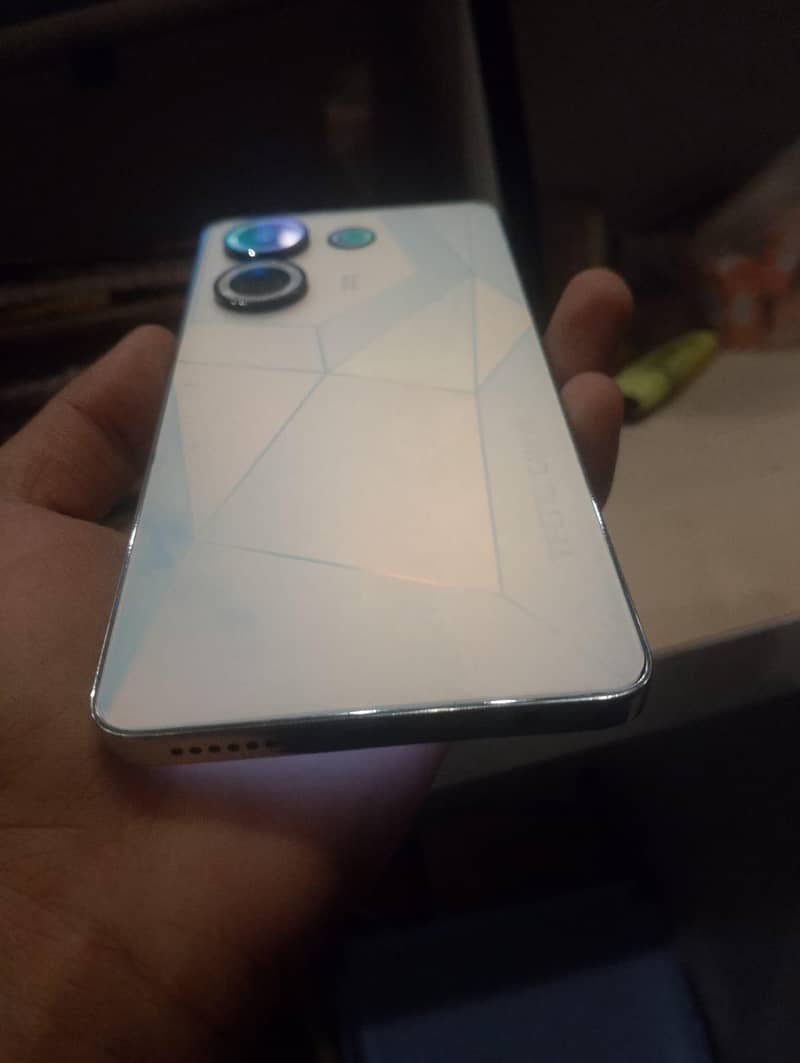 Tecno CAMON 20 2