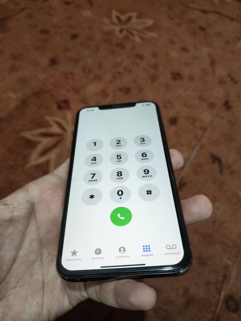 Apple iPhone XS Max 3