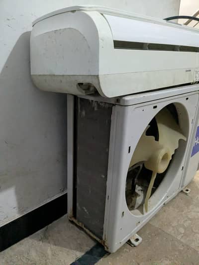 Haier 1 Ton Non-Inverter AC – Super Fast Cooling & Clean Condition!