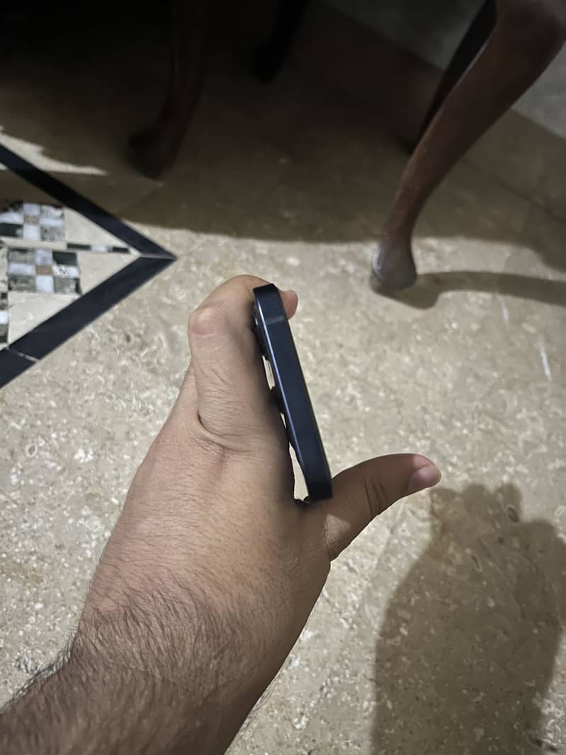 Apple iPhone 12 FU 1