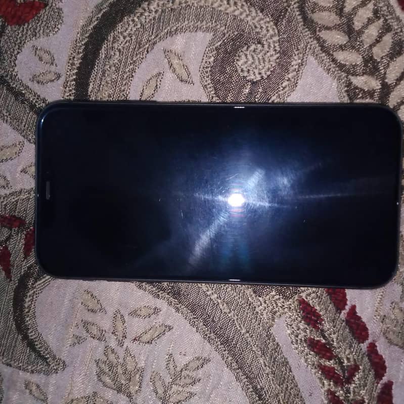 Apple iPhone 11 4