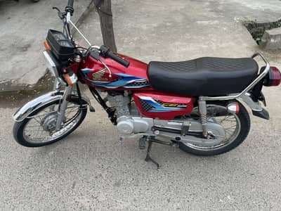 Hondq 125 model 2024 in 10/10 condition