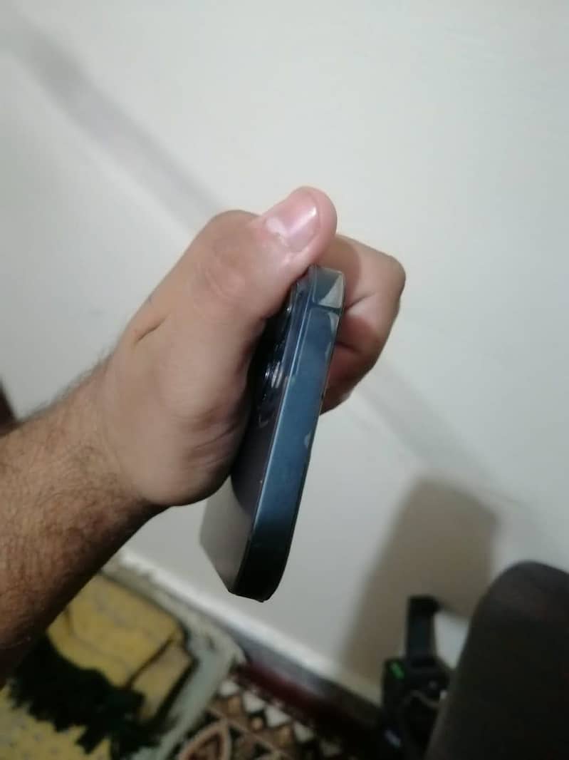 Apple iPhone 13 3