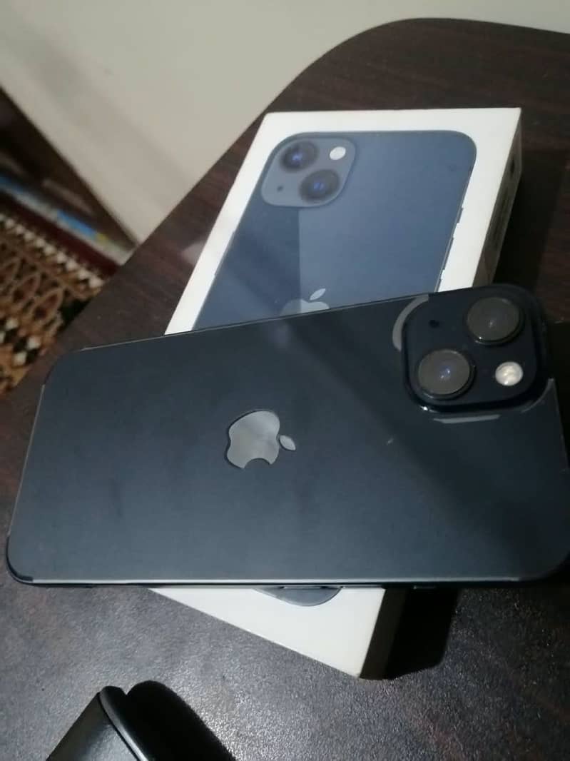 Apple iPhone 13 4