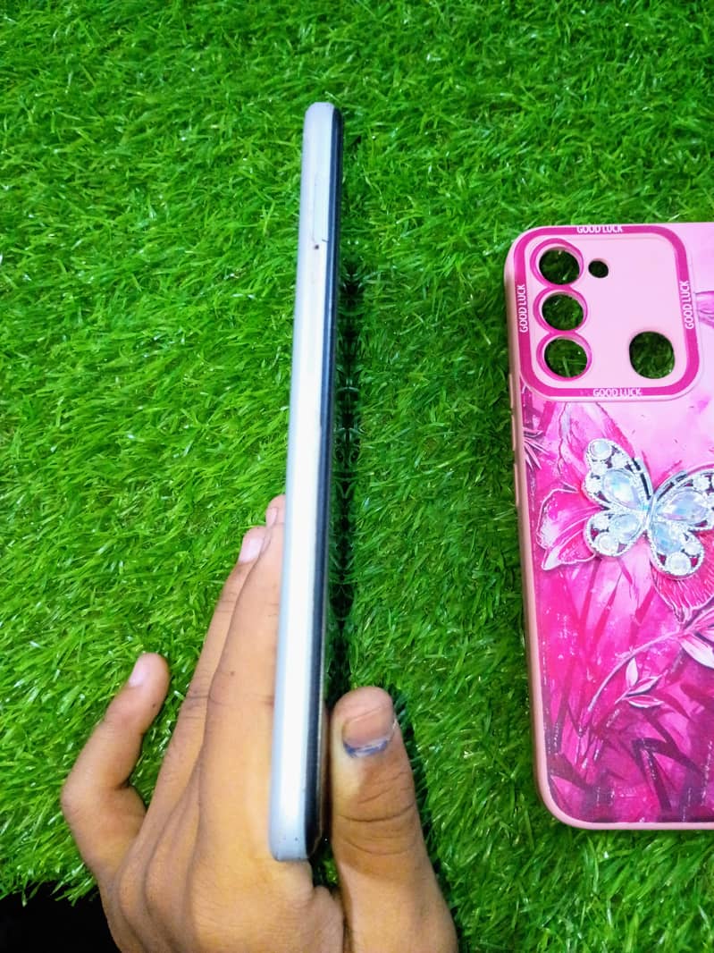 Tecno Spark 8C 1