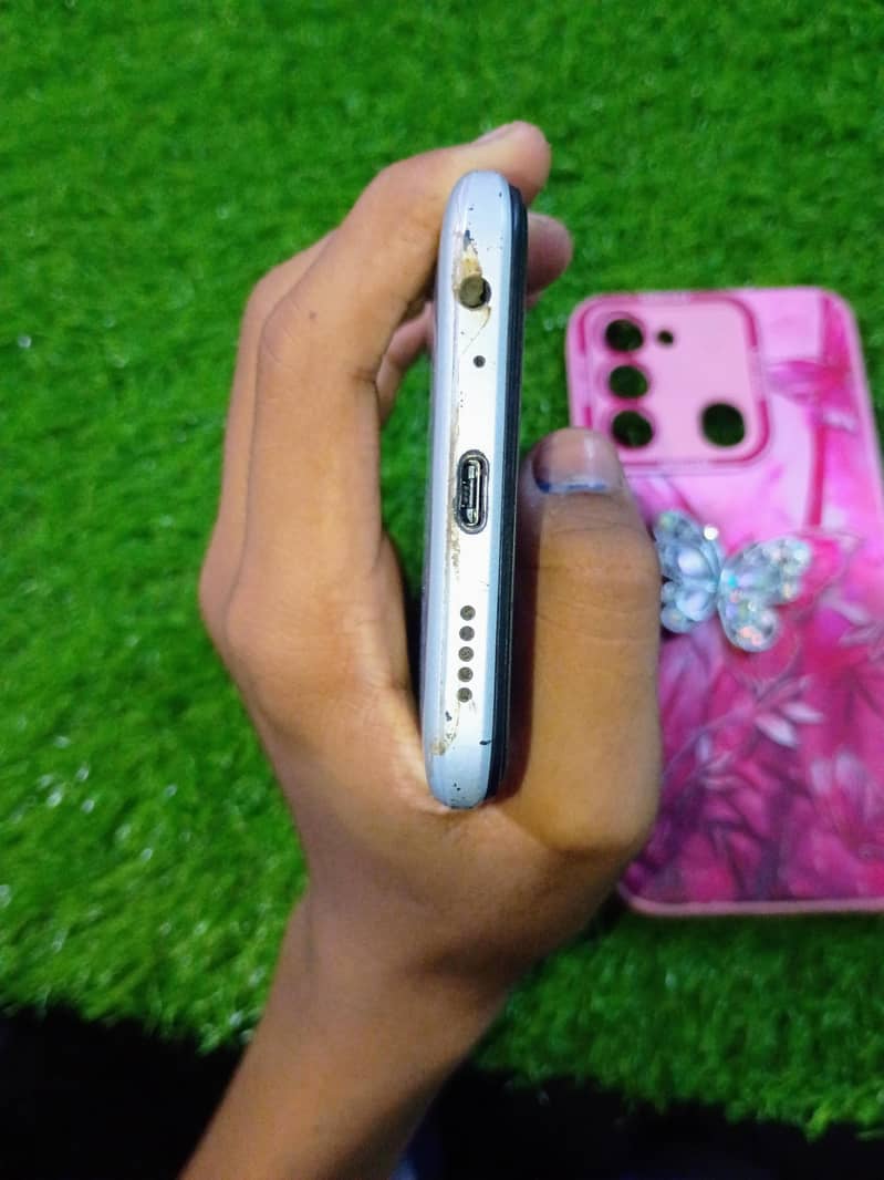 Tecno Spark 8C 2