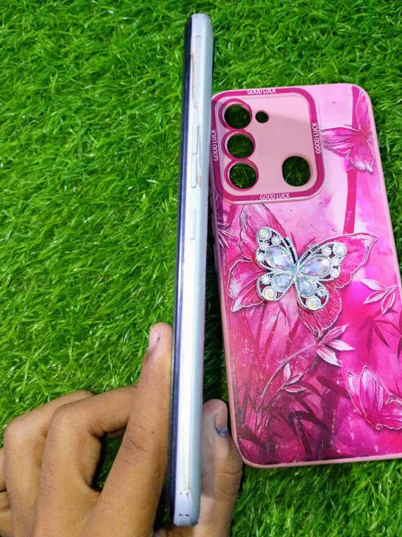 Tecno Spark 8C 5