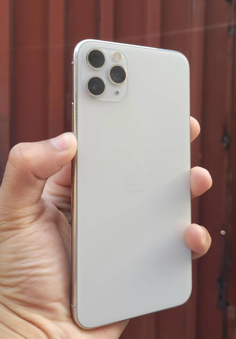 Apple iPhone 11 Pro Max 1