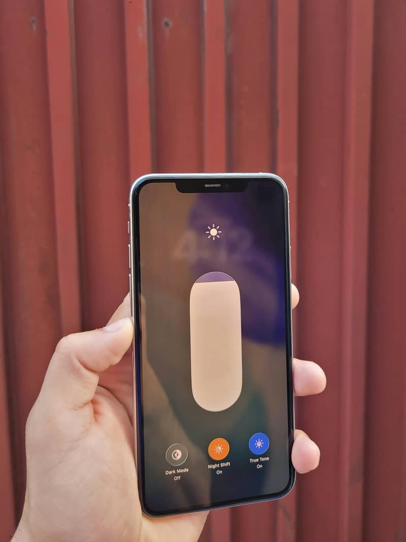 Apple iPhone 11 Pro Max 2