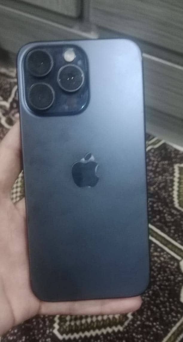Apple iPhone 15 pro max 0