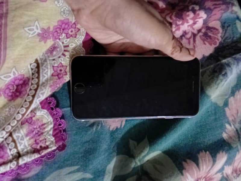 Apple iPhone 7 3