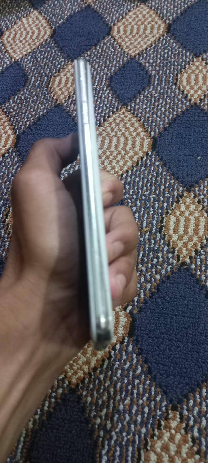 Sharp Aquos R2 non PTA 3