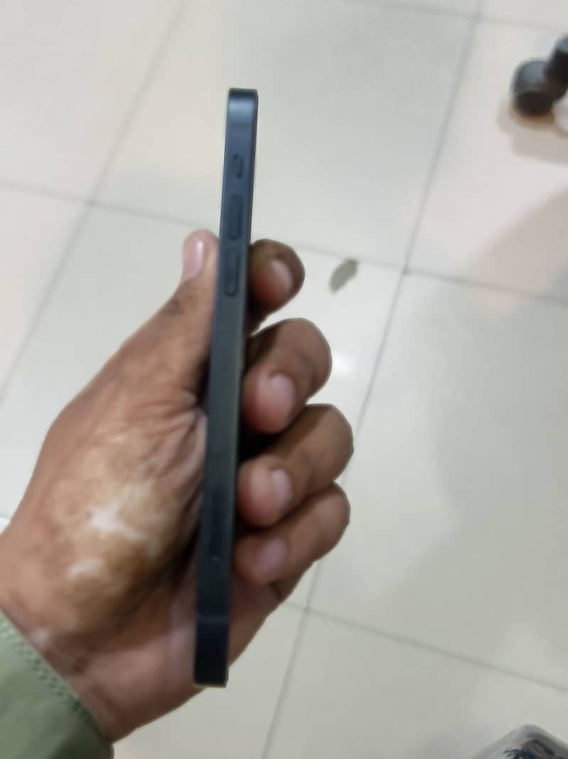 Apple iPhone 12 2