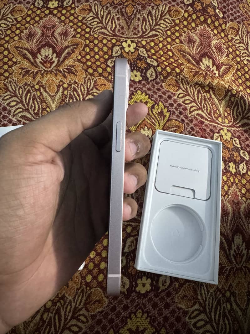 Apple iPhone 13 1