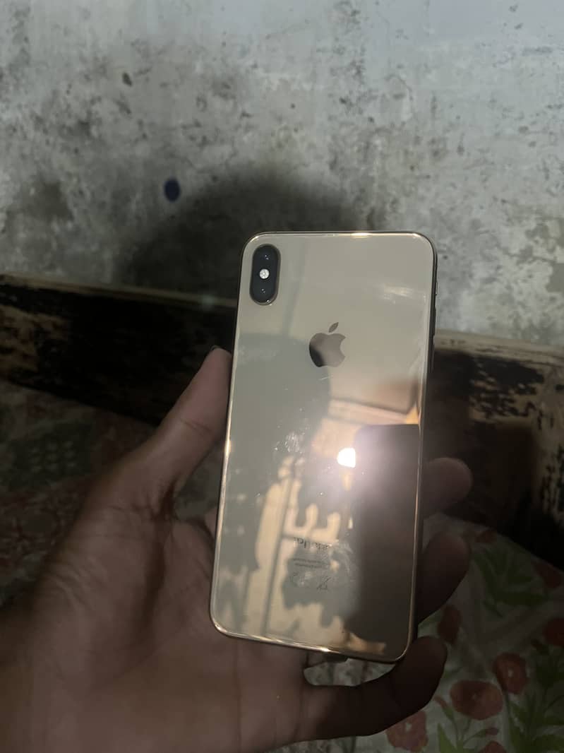 Iphone xs max 4