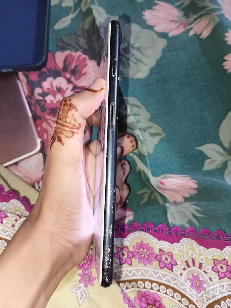 Apple iPhone 7 Plus 5