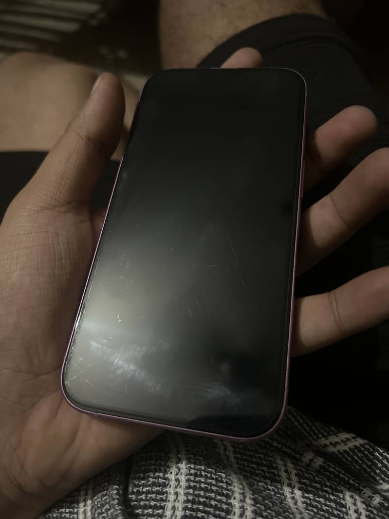 Apple iPhone 16 6