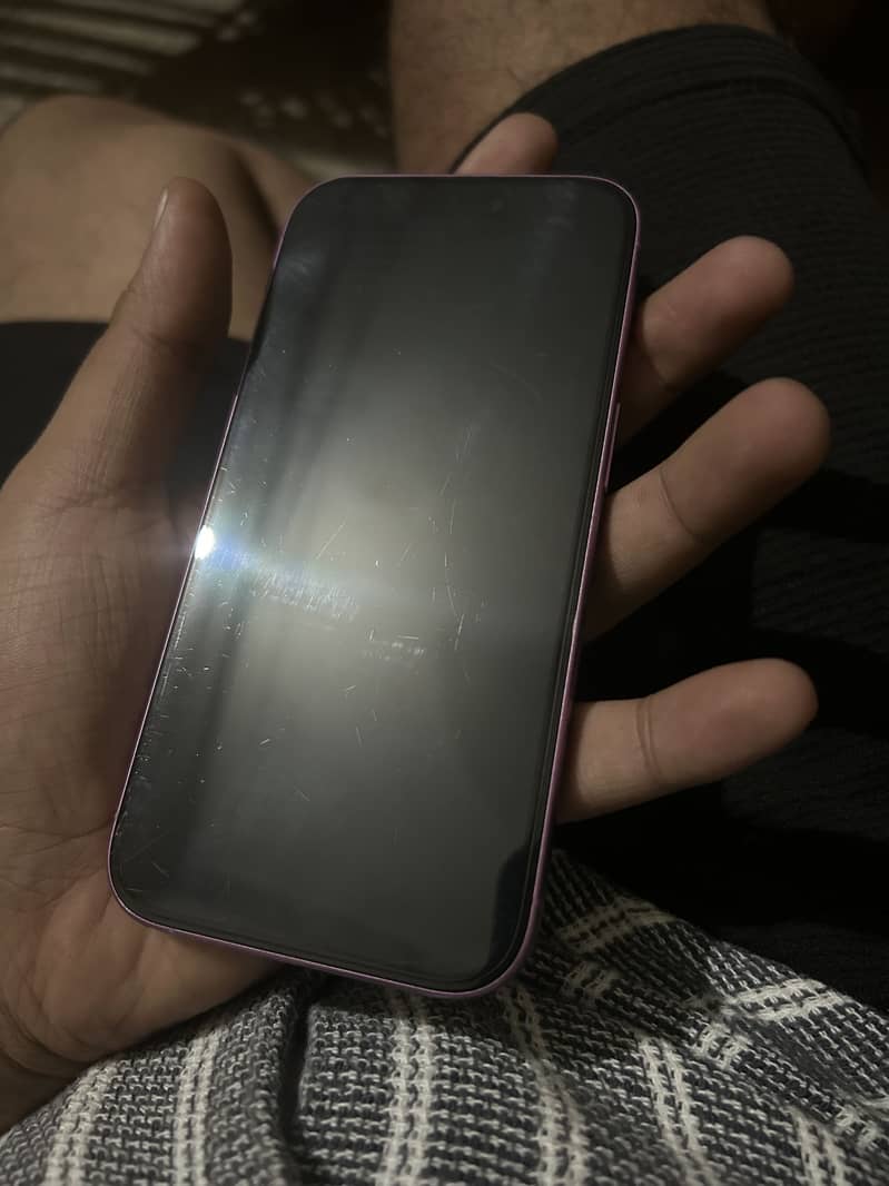 Apple iPhone 16 7