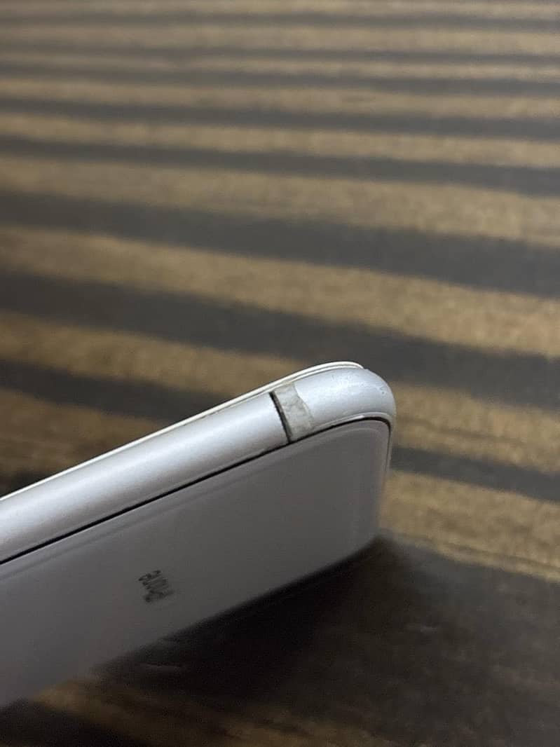 Apple iPhone 8 3