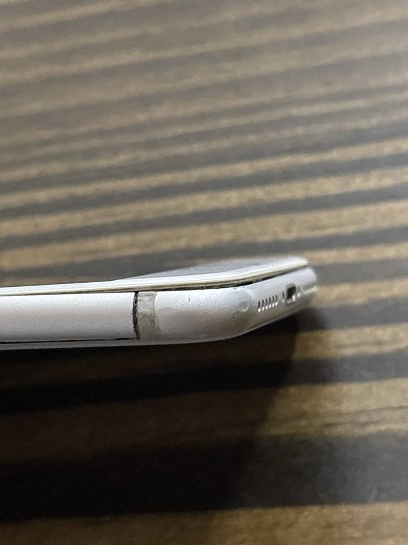 Apple iPhone 8 4