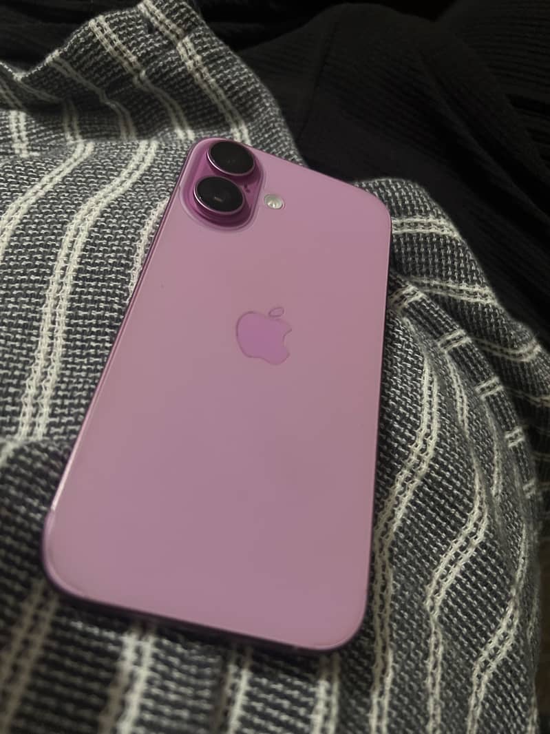 Apple iPhone 16 0