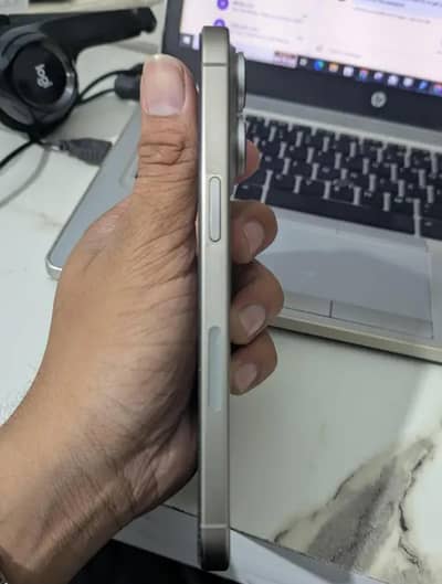 Apple iPhone 15 Pro Max Jv simlock lla 100% battery 12 CC only