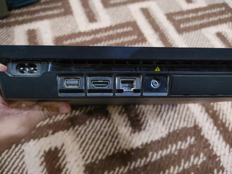 PS4 Slim 10/10 Condition 1