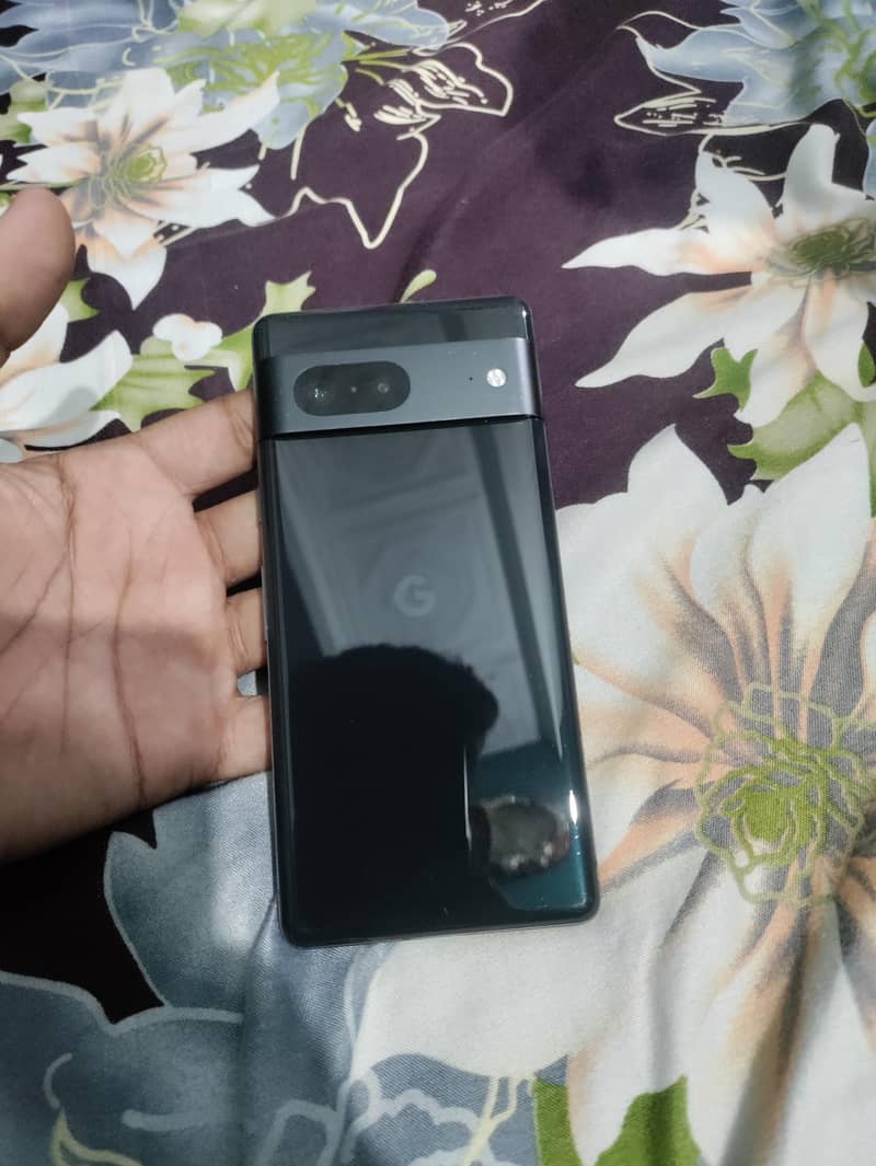 Google Pixel 7 4
