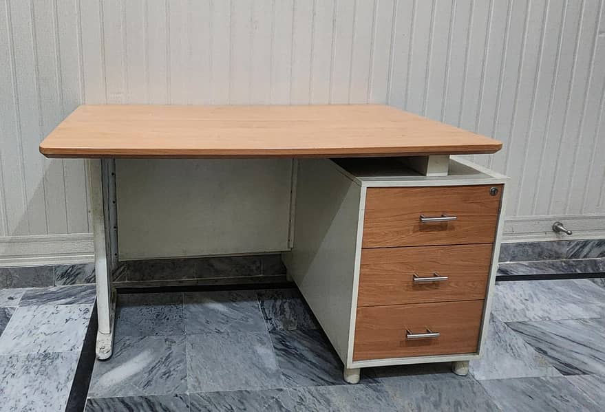 Study Table And Chair 1