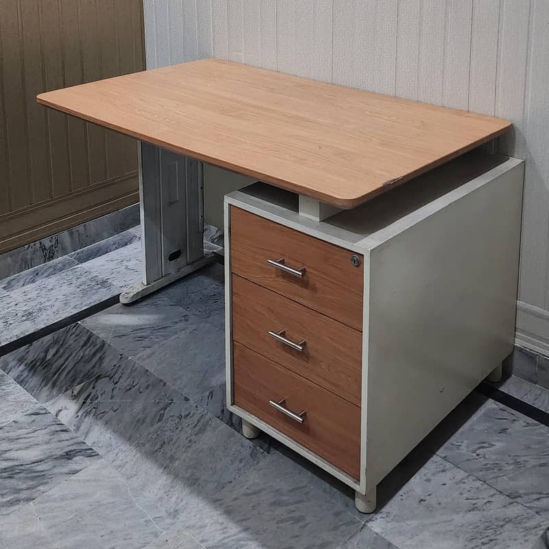 Study Table And Chair 2