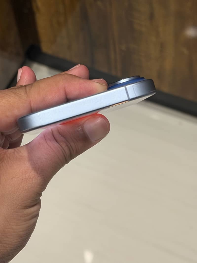 Apple iPhone 17 5