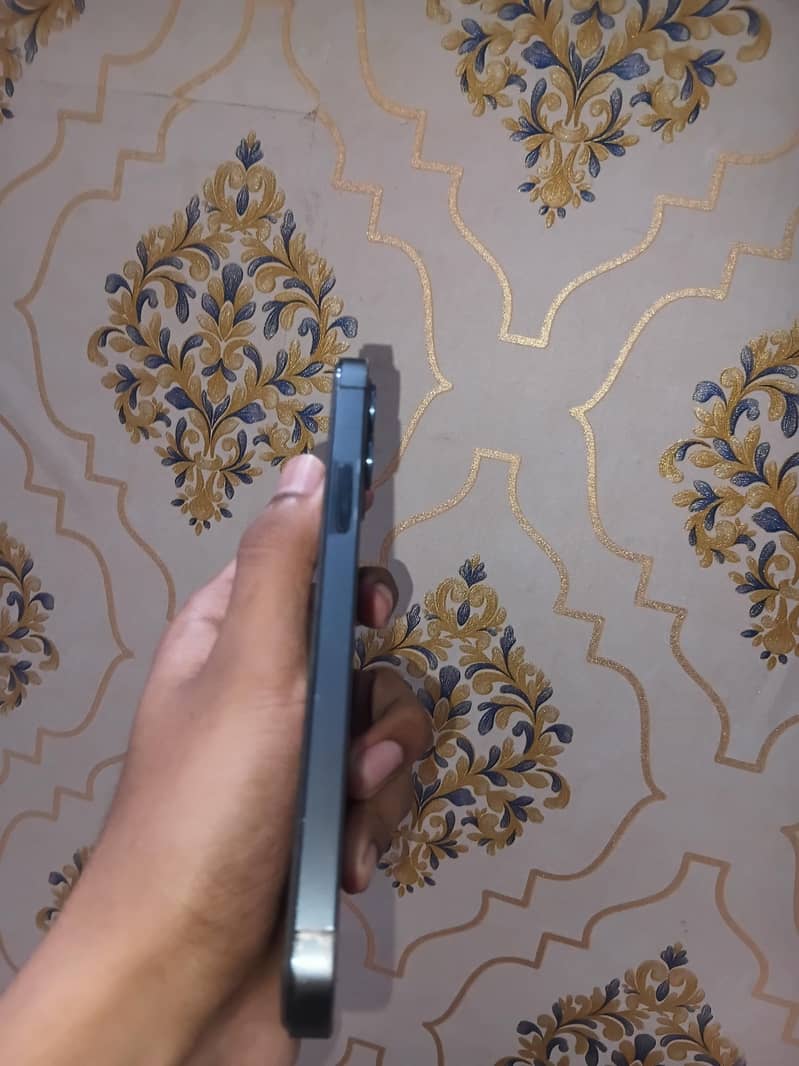 Apple iPhone 12 Pro 3