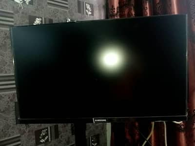 barely used led for sale urgently 32 inches