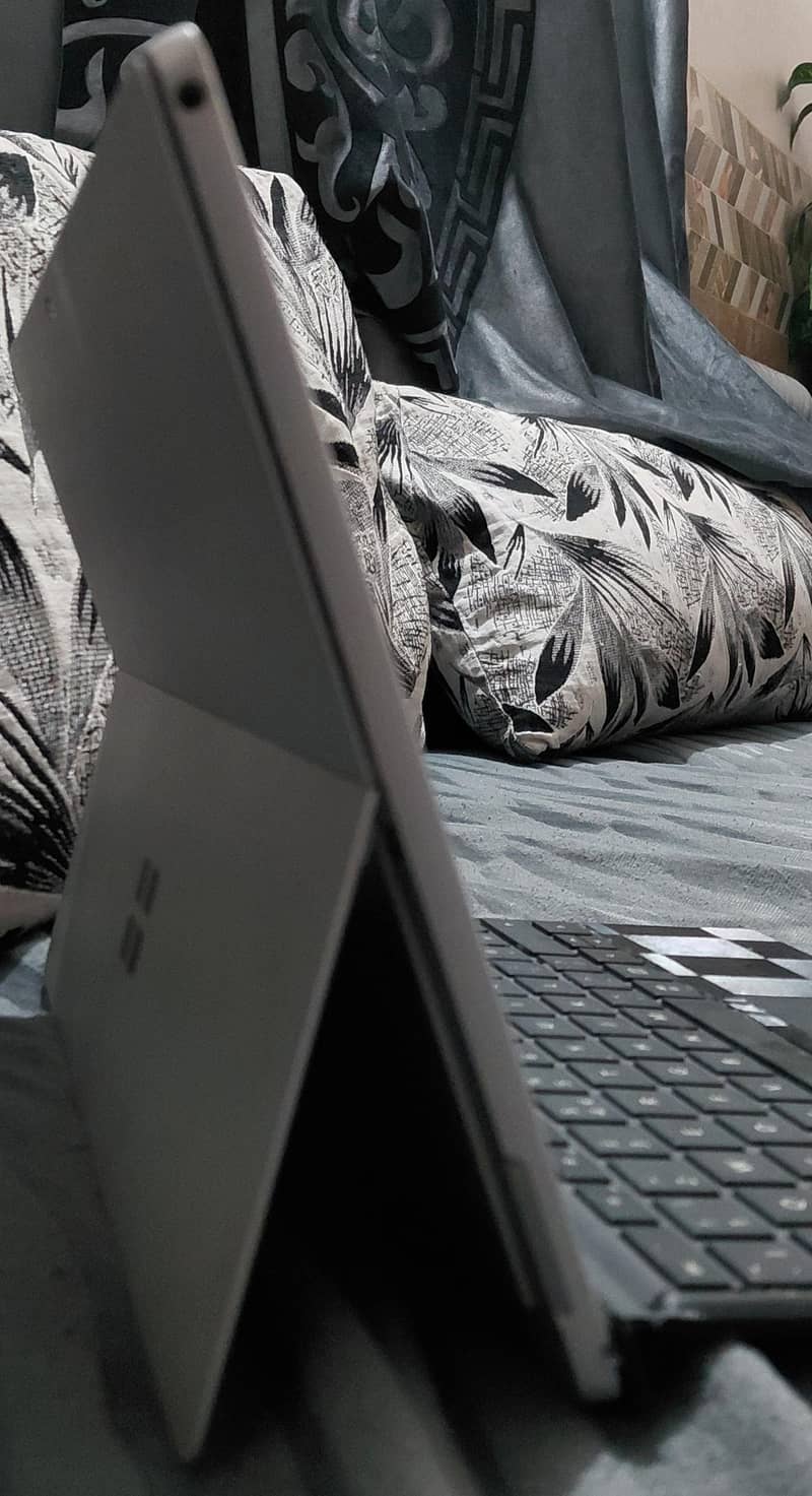 MICROSOFT SURFACE BOOK 4