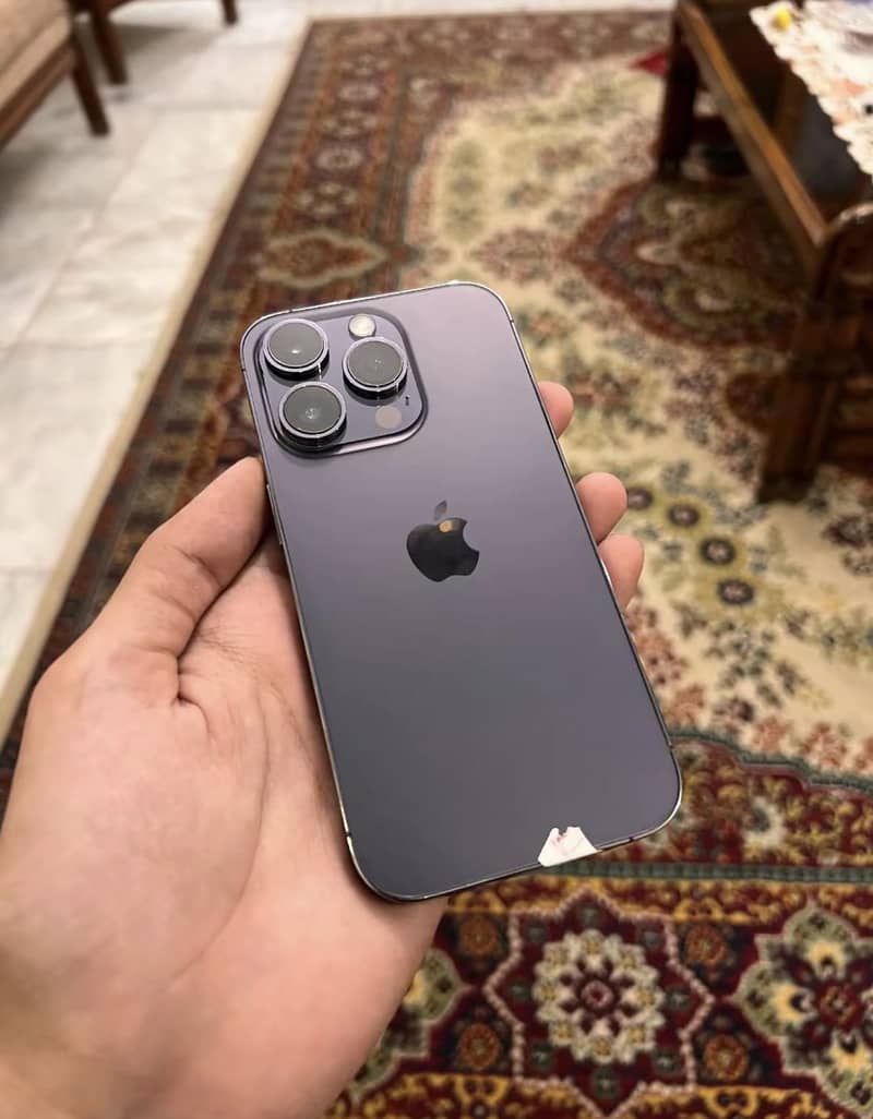 Apple iPhone 14 Pro 1