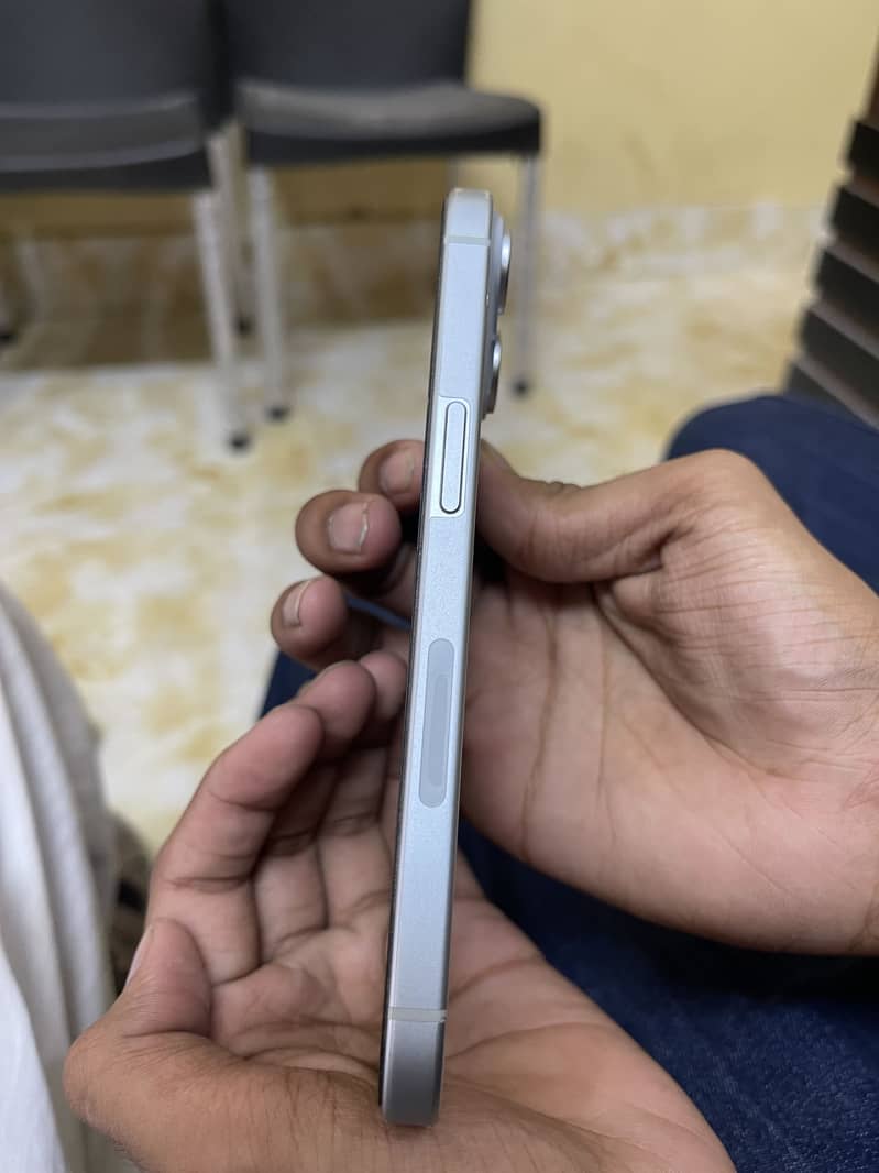 Apple iPhone 15 3