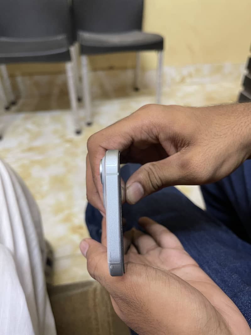 Apple iPhone 15 5