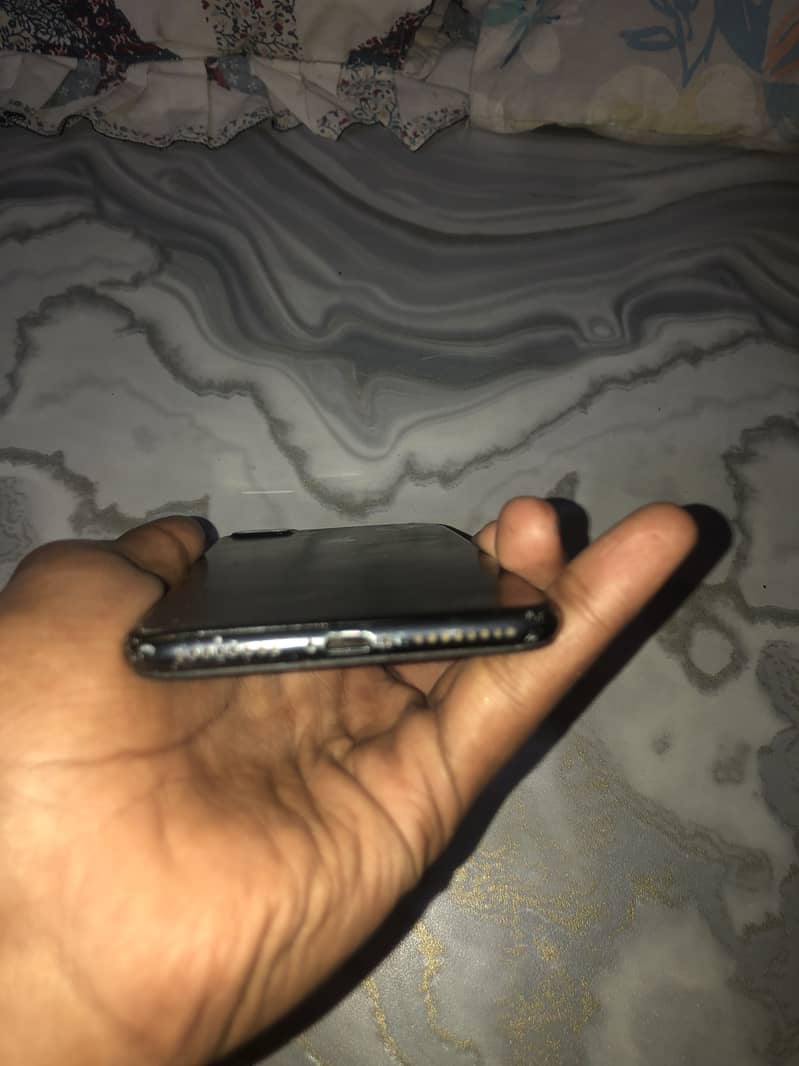 Apple iPhone 7 Plus 2