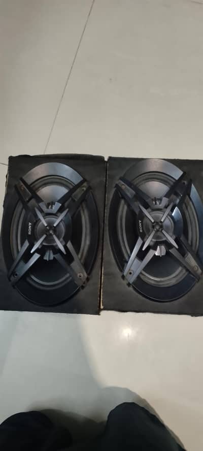 total ganiun Sony speaker full new only 1  Month use