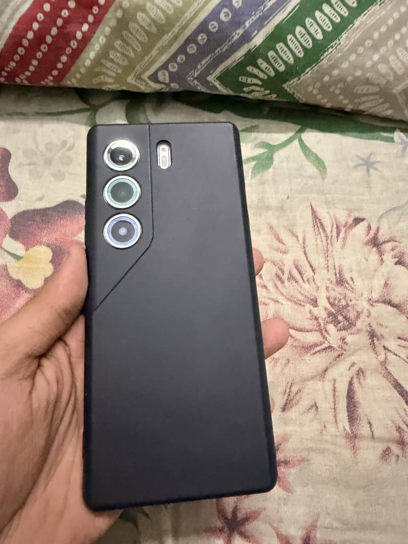 Tecno CAMON 40 Pro 5