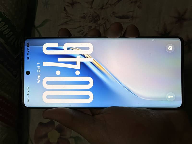 Tecno CAMON 40 Pro 9