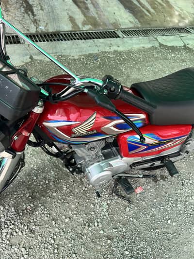 Honda 125 / 22 model / all kpk mardan number