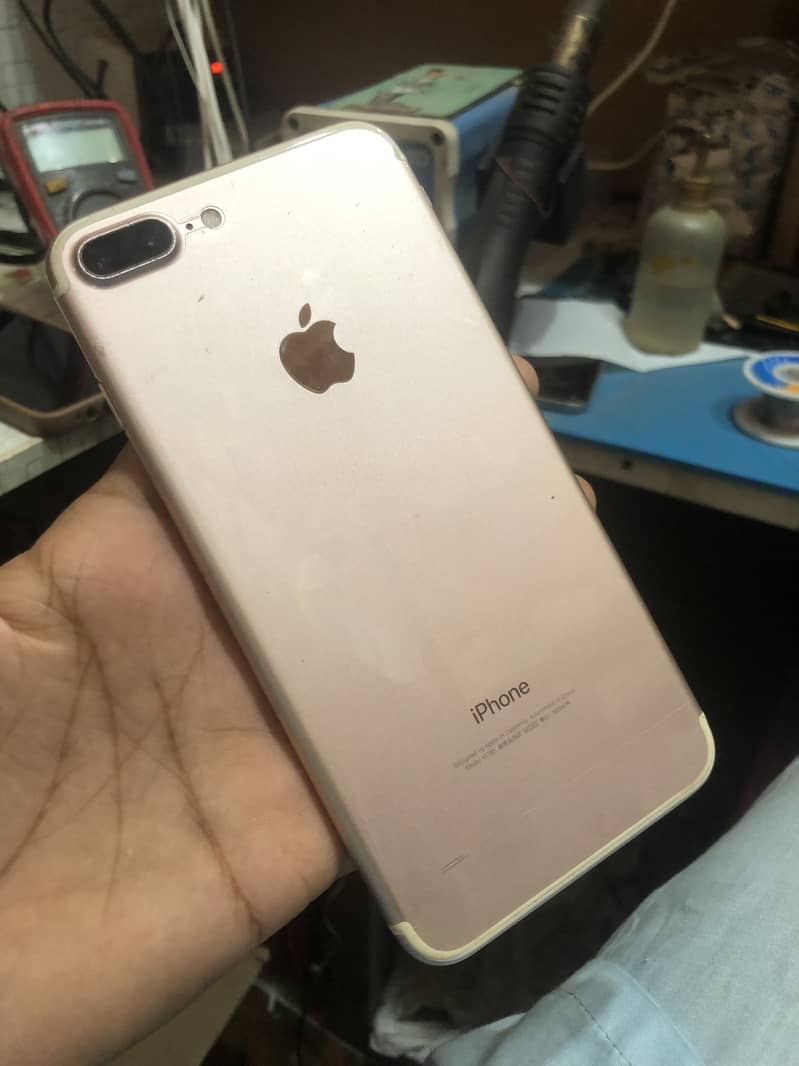 Apple iPhone 7 Plus 0