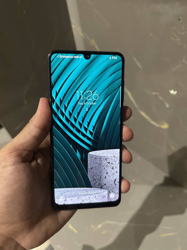 Samsung Mobile A31 1